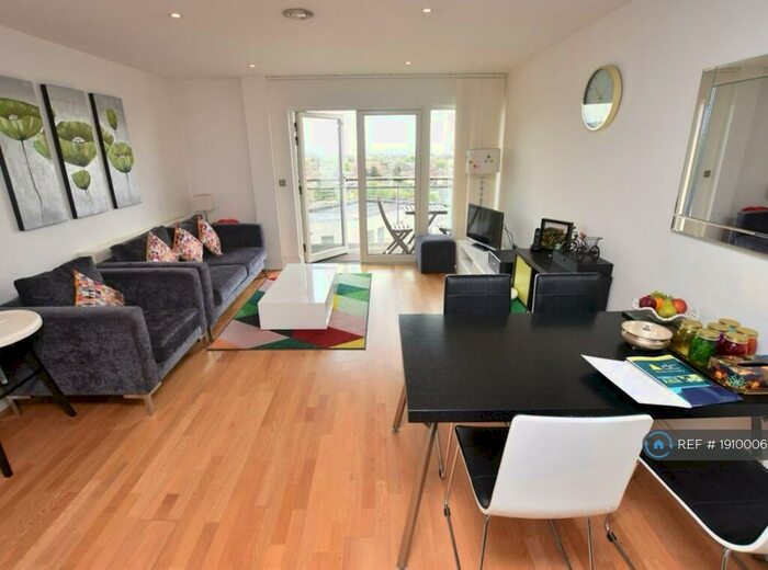 2 Bedroom Flat To Rent In Trident Point, Harrow, HA1