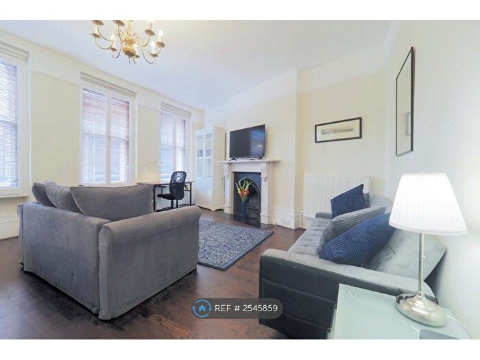 2 Bedroom Flat To Rent In Grays Inn Road, London, WC1X
