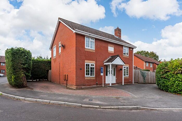 4 Bedroom Detached House For Sale In Lucerne Gardens, Hedge End, SO30