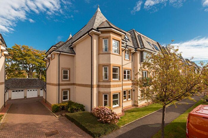 4 Bedroom Flat For Sale In Flat, Rattray Drive, Greenbank, Edinburgh, EH10