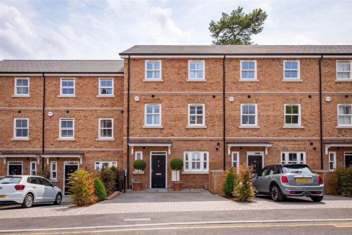 3 Bedroom Terraced House To Rent In Rivermount Gardens, Guildford, GU2