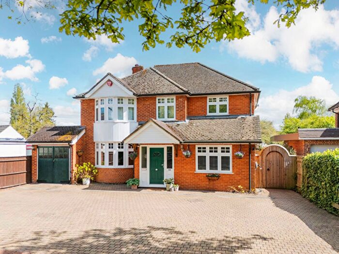 5 Bedroom Detached House For Sale In Finchampstead Road, Wokingham, RG41