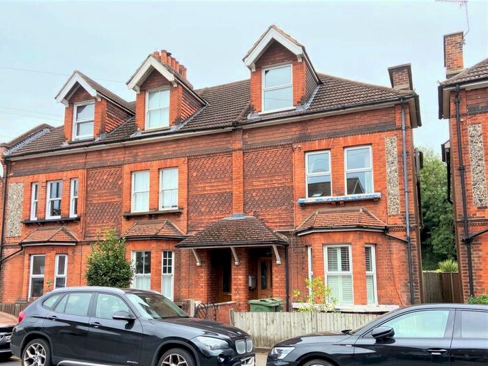 4 Bedroom Semi-Detached House To Rent In Recreation Rd, Guildford, GU1