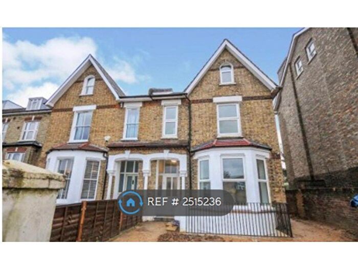 3 Bedroom Maisonette To Rent In Baring Road, London, SE12