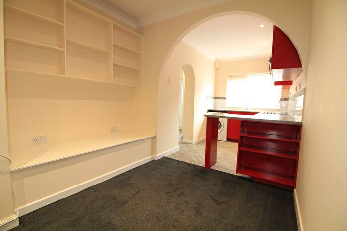 1 Bedroom Flat To Rent In Commercial Road, Bulwell, Nottingham, NG6