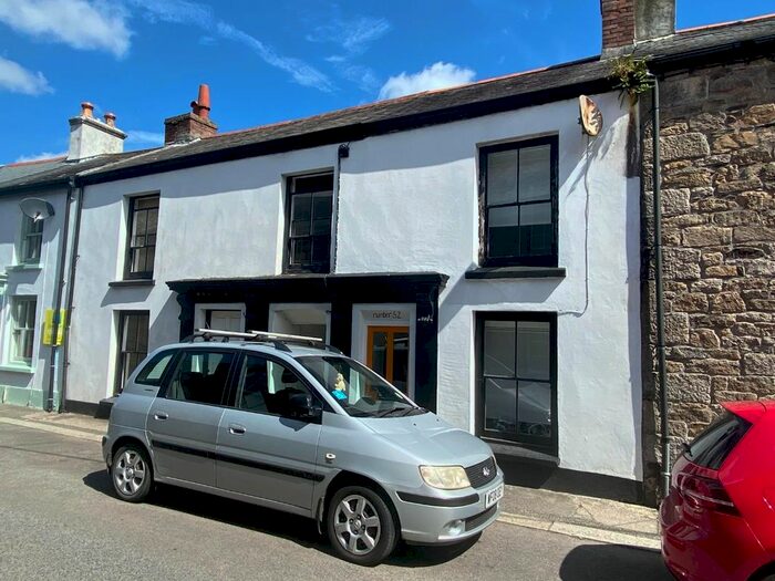 2 Bedroom Terraced House To Rent In West Street, Penryn, TR10