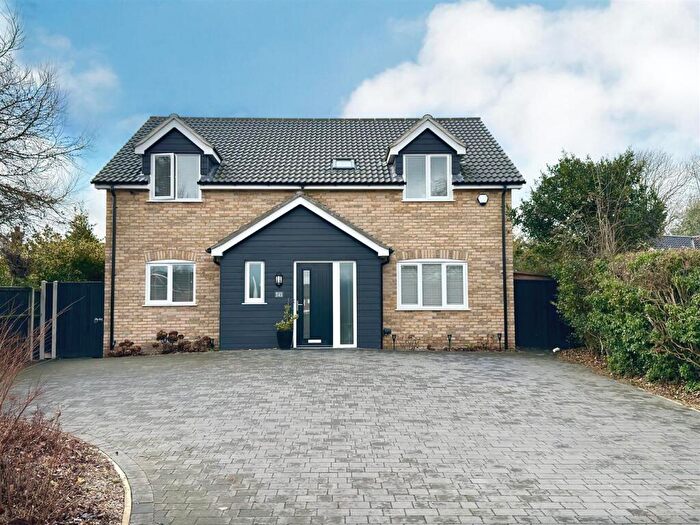4 Bedroom Detached House For Sale In Long Road, Lowestoft, Suffolk, NR33