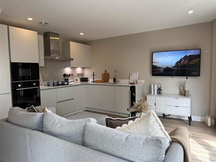 1 Bedroom Apartment To Rent In Nd Floor, The Glass House, Queens Dock AvenueHull, HU1