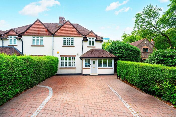 3 Bedroom Semi-Detached House To Rent In Brewery Road, Horsell, Woking, GU21