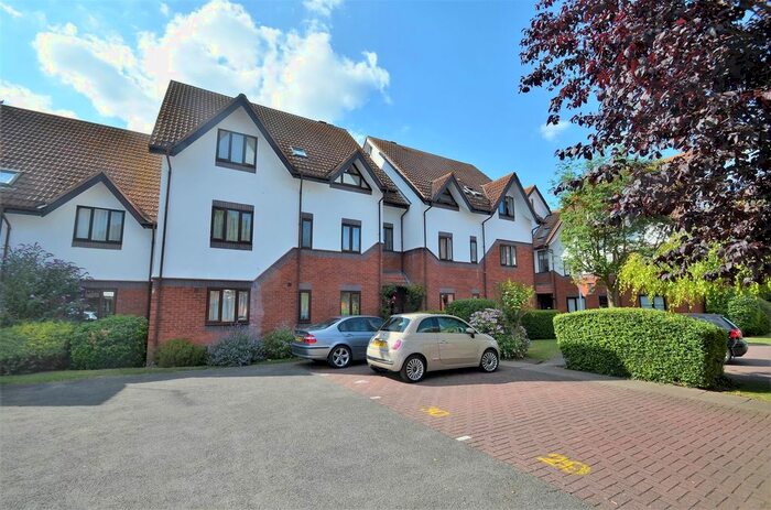2 Bedroom Flat To Rent In Wren Drive, West Drayton, UB7