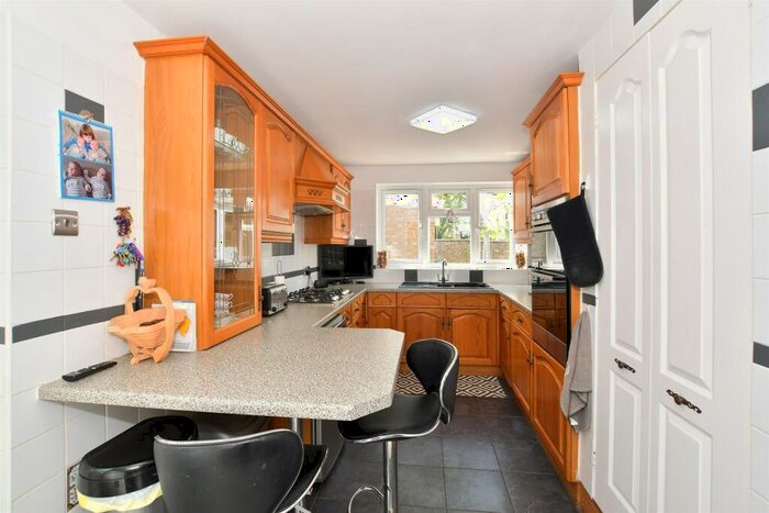 4 Bedroom Detached House For Sale In Laurel Grove, Kingswood, Maidstone, Kent, ME17