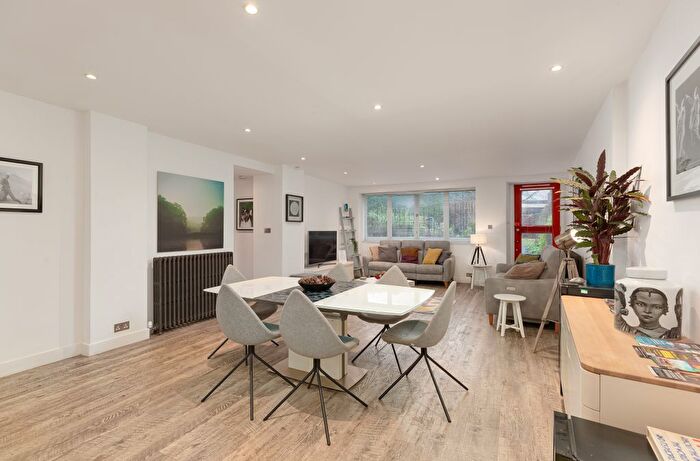 2 Bedroom Flat For Sale In Royal Park Terrace, Meadowbank, Edinburgh, EH8