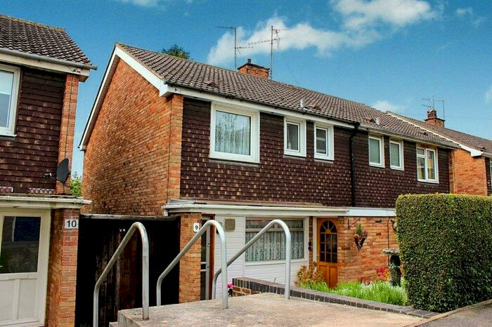 3 Bedroom Semi-Detached House To Rent In Toot Hill Butts, Headington, OX3