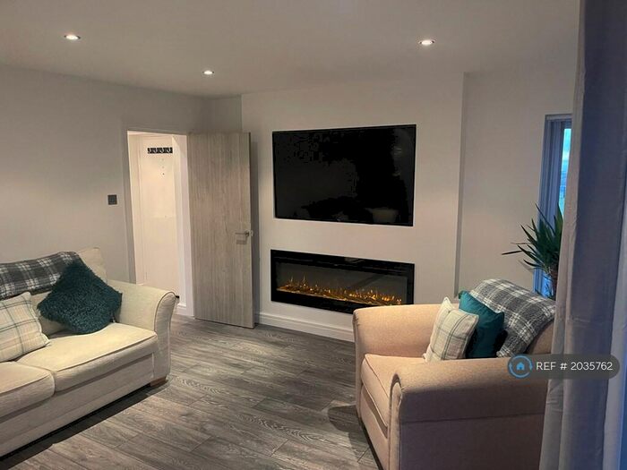 2 Bedroom Flat To Rent In Haddon Court, Blackpool, FY2