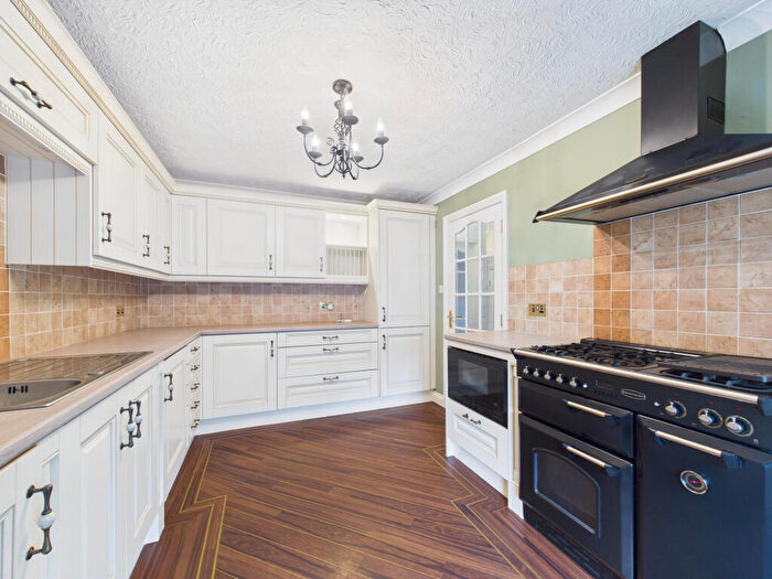 2 Bedroom Semi Detached House For Sale In The Haven, Hull, Yorkshire, HU9