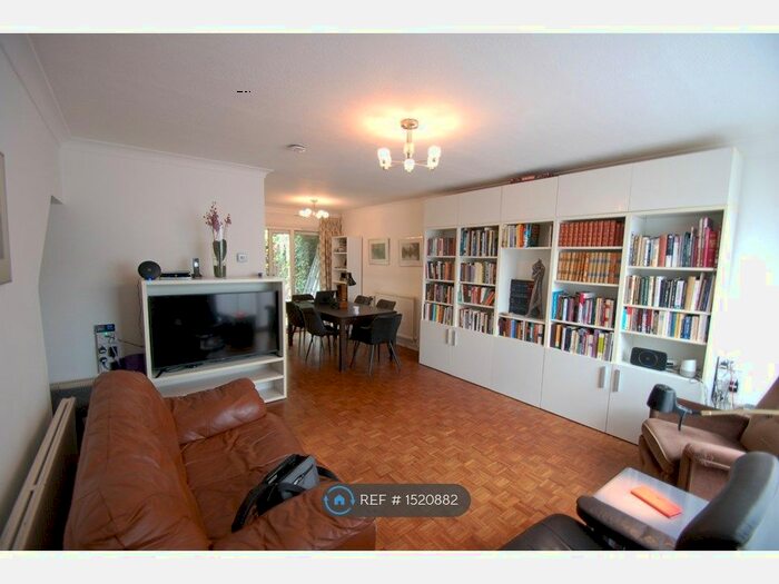 3 Bedroom Terraced House To Rent In Heath View, London, N2