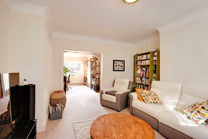 2 Bedroom Flat To Rent In Tudor Close, Hampstead, NW3