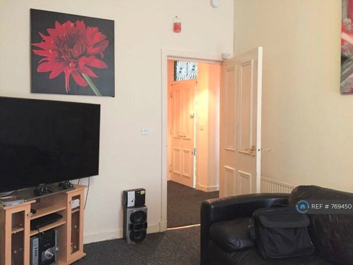 2 Bedroom Flat To Rent In Darleith Street, Glasgow, G32