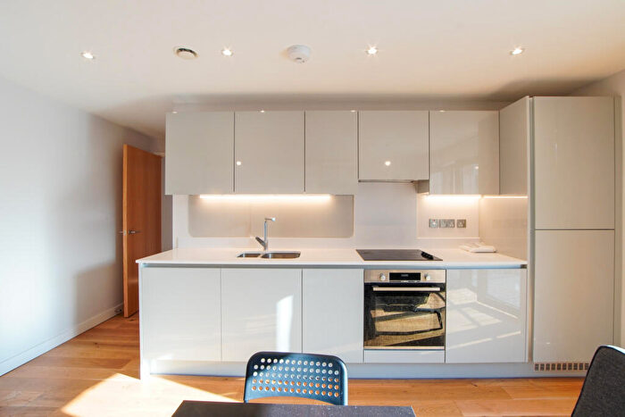 2 Bedroom Flat To Rent In Hope Quay, Wapping Wharf, BS1