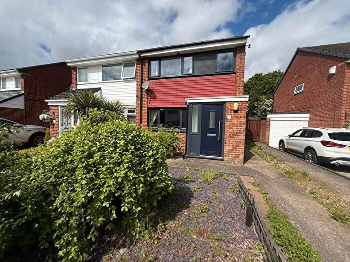 3 Bedroom Semi Detached House For Sale In Kilmarnock Road, Darlington, DL1