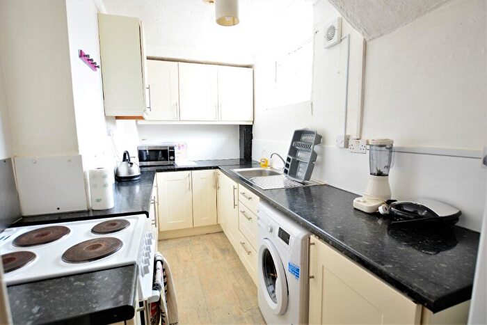 5 Bedroom Semi-Detached House To Rent In Queens Park Road, Brighton, BN2