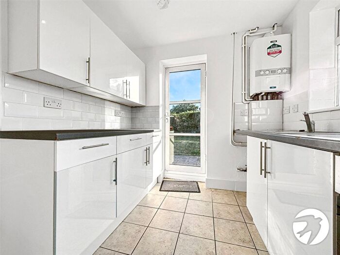 3 Bedroom Semi-Detached House To Rent In Salisbury Avenue, Swanley, Kent, BR8