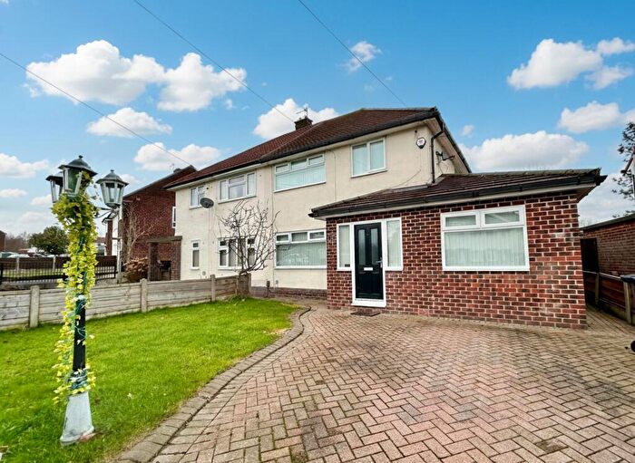 3 Bedroom Semi Detached House To Rent In Rydal Crescent, Worsley, M28