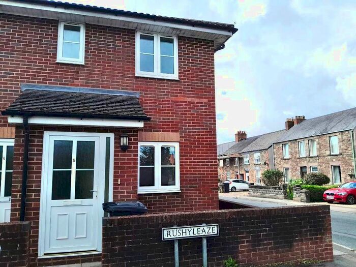 2 Bedroom Flat To Rent In Highland Court, Lydney, GL15