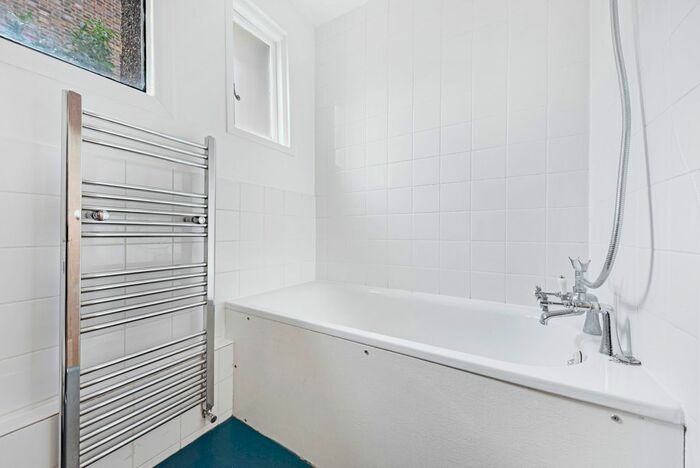 1 Bedroom Flat To Rent In Gibson Gardens, London, N16