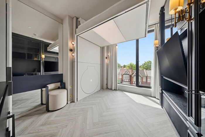 Studio To Rent In Lowlands Road, Harrow, HA1