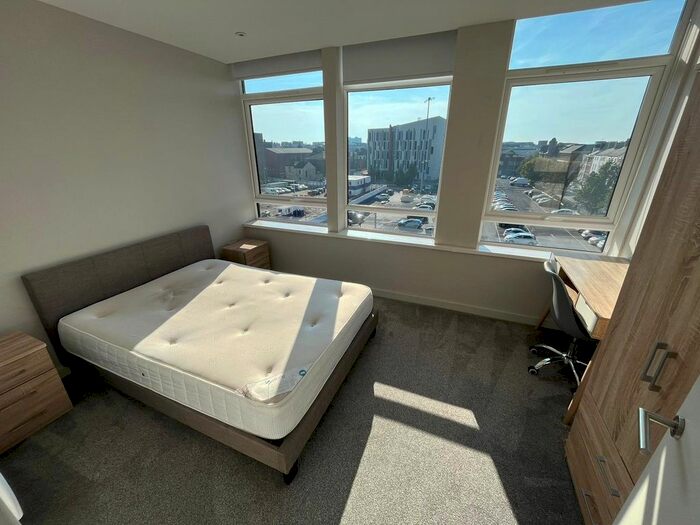 1 Bedroom Flat To Rent In Apartments North, Bond Street, Hull, East Riding Of Yorkshire, HU1