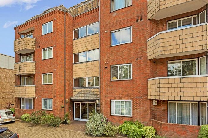 1 Bedroom Flat To Rent In Inner Park Road, London, SW19