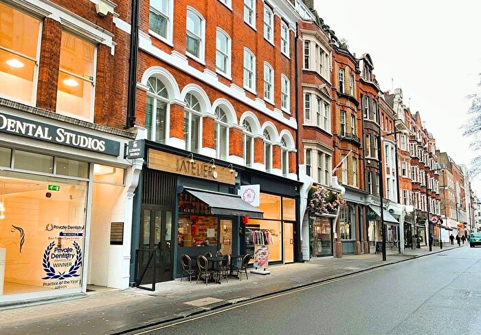 3 Bedroom Flat To Rent In Great Portland Street, Marylebone, London, W1W