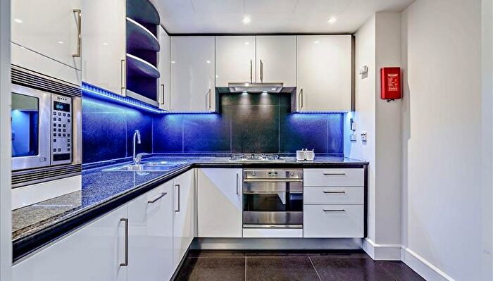 2 Bedroom Flat To Rent In Circus Apartments, Westferry Circus, London, E14