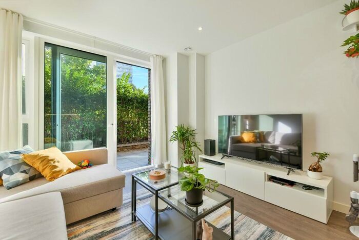 1 Bedroom Flat To Rent In The Shoreline Building, Newnton Close, London, N4