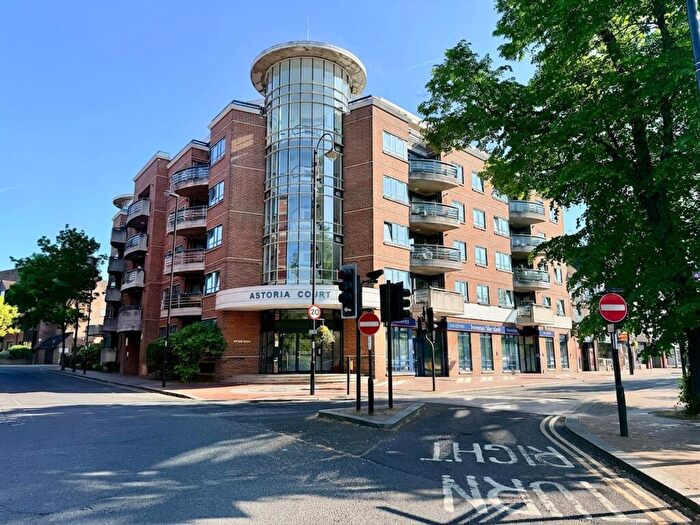 4 Bedroom Penthouse For Sale In High Street, Astoria Court, CR8