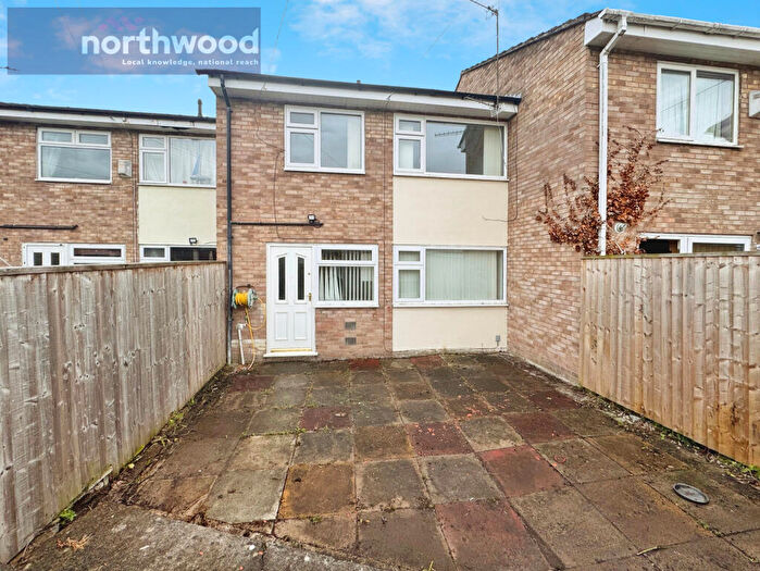 3 Bedroom Town House For Sale In Bodiam Court, Whitby, Ellesmere Port, CH65