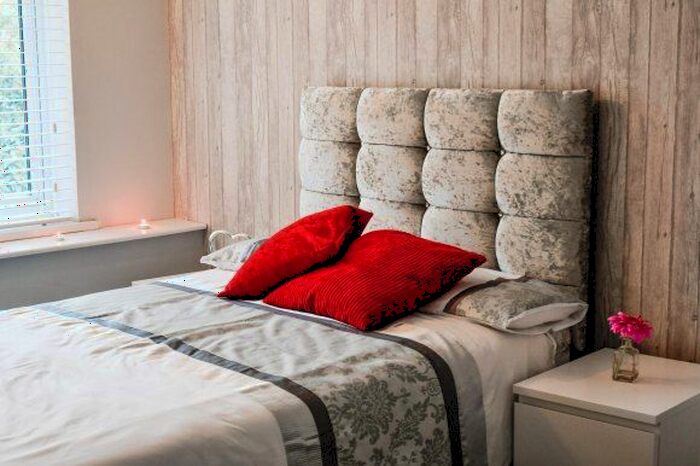 3 Bedroom Detached House To Rent In Cazeneuve Street, Rochester, Medway, ME1