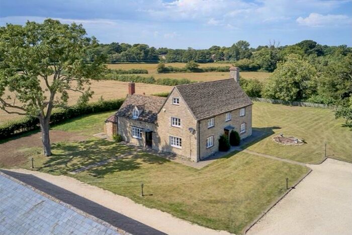 5 Bedroom Country House To Rent In , OX13
