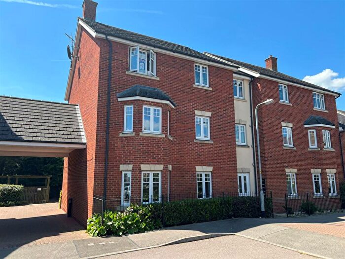 2 Bedroom Flat To Rent In Pump Place, Old Stratford, Milton Keynes, MK19