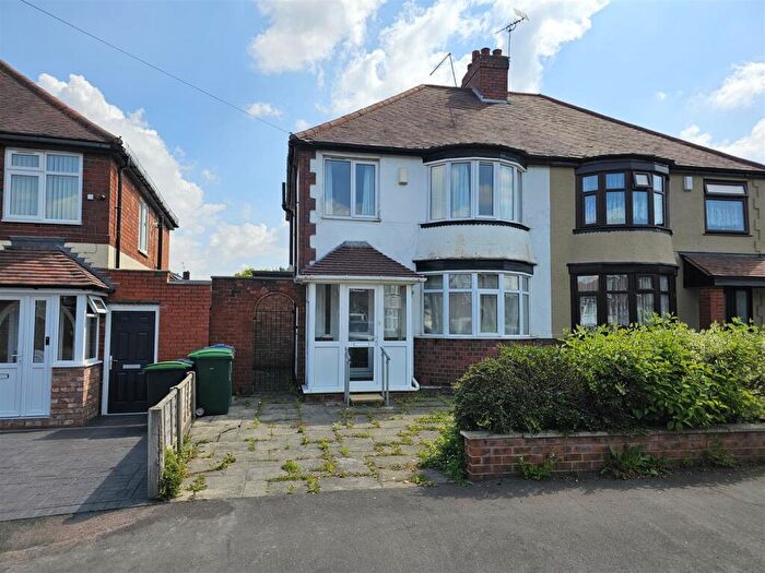 3 Bedroom Semi Detached House For Sale In Grafton Road, Oldbury, B68