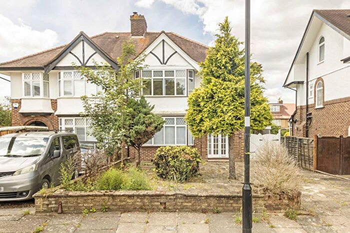 3 Bedroom Property To Rent In Delamere Road, London, W5
