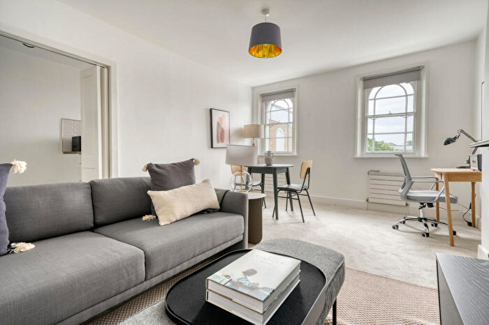 1 Bedroom Apartment To Rent In Milner Square, London, , Uk, N1