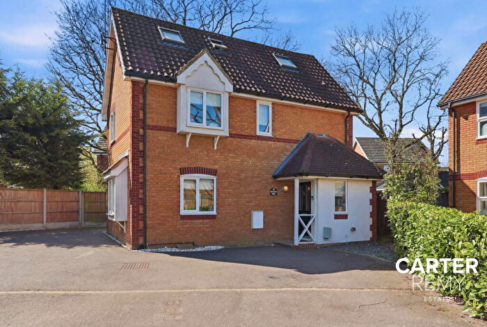 5 Bedroom Detached House For Sale In Hill Top Rise, Langdon Hills, SS16