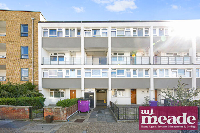 3 Bedroom Flat To Rent In Eric Street, Mile End, E3