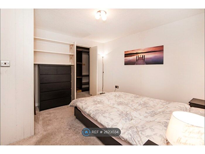 1 Bedroom Flat To Rent In Crofts Street, London, E1