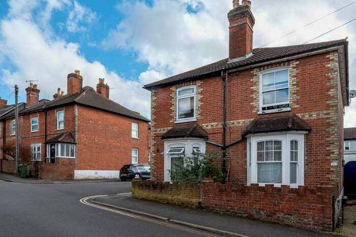3 Bedroom House To Rent In Queens Road, Guildford, GU1, Guildford, GU1