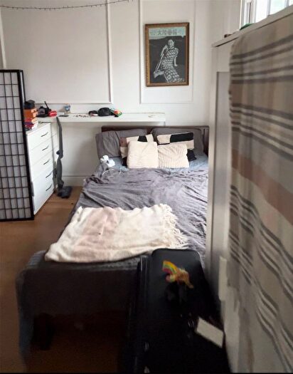 1 Bedroom Flat To Rent In Kings Cross Road, London, WC1X