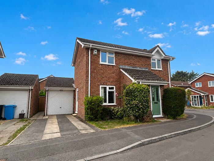 3 Bedroom Detached House To Rent In Chaldon Road, Poole, BH17