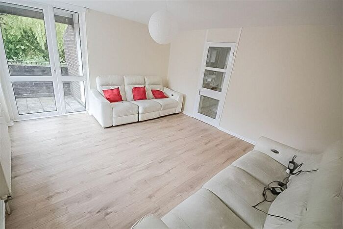 1 Bedroom Flat To Rent In Duffield Close, Harrow, HA1
